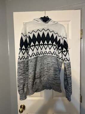 XRay Jeans Color Blocked Aztec Pattern Hooded Sweater